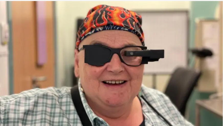 أصبحت المكفوفة شيلا إيرفين، 70 عاما، قادرة على حل الكلمات المتقاطعة باستخدام هذه التقنية