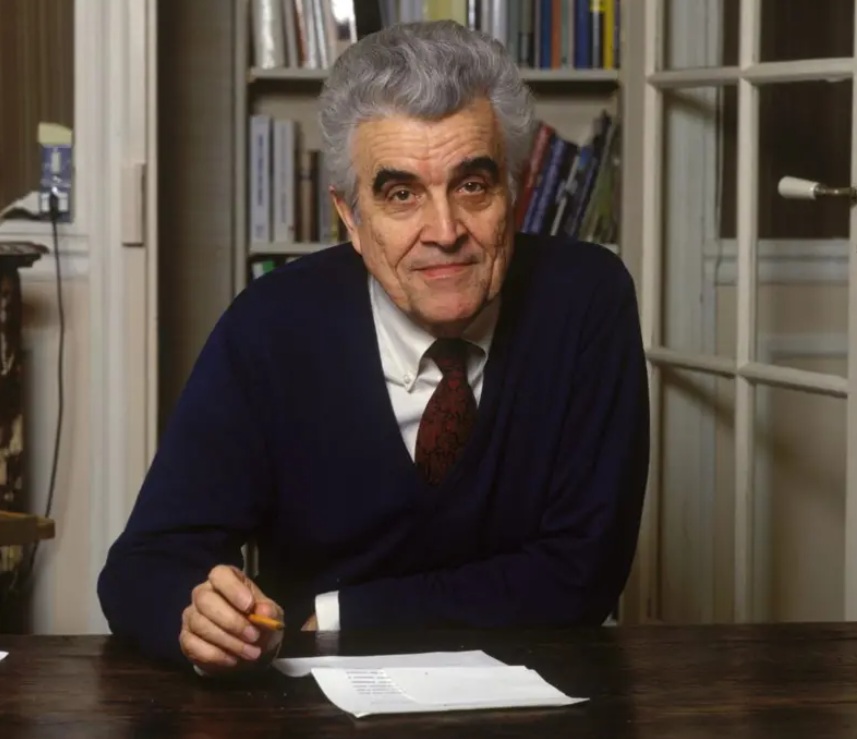 جيرار يقول: "تتكوّن رغبة الإنسان دائماً وفقاً لرغبة الآخر"