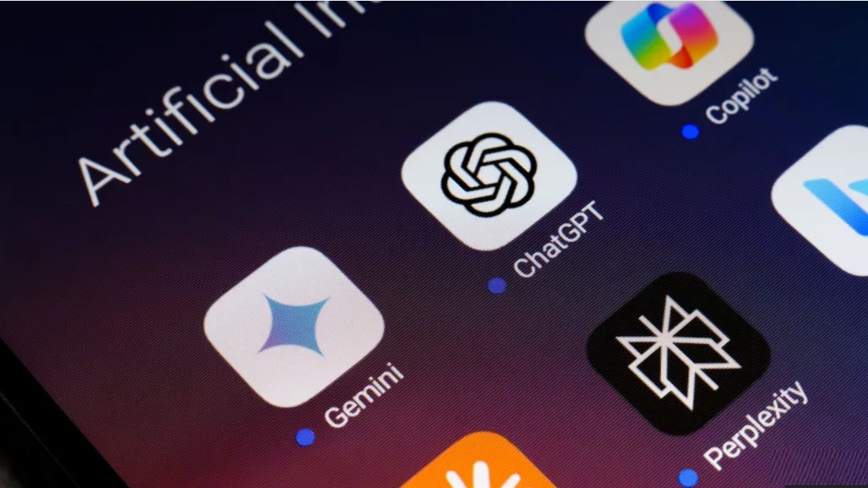 وفقًا لبحث أجرته هيئة الإذاعة البريطانية (BBC)، فإن أربعة روبوتات دردشة رئيسية تعمل بالذكاء الاصطناعي (AI) تقوم بتلخيص الأخبار بشكل غير دقيق