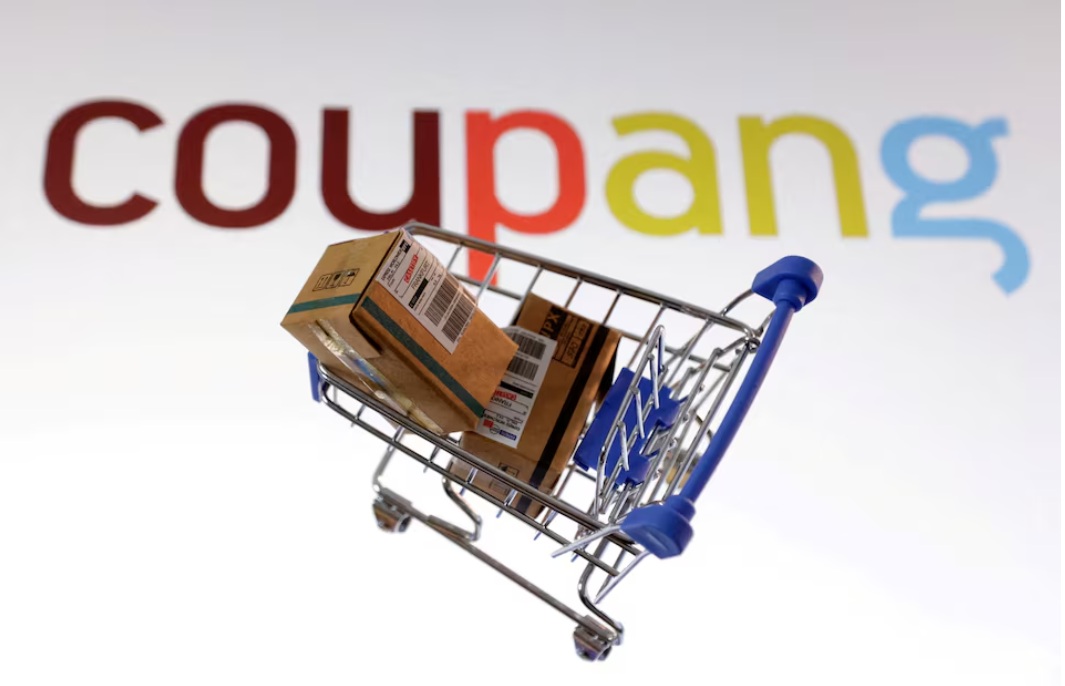 يظهر شعار "كوبانج Coupang" في هذه الصورة التي صممت في 11 فبراير 2025