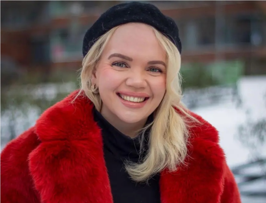 أخبرت أوير معالجها النفسي بأمور عن حياتها، لم تكن ترغب أن تعرفها عائلتها