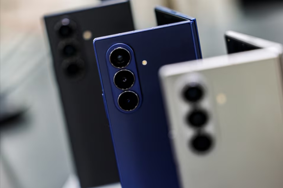 عرض هواتف Samsung Galaxy Z Fold 7 خلال فعالية أقيمت في نيويورك، الولايات المتحدة، في 8 يوليو 2025