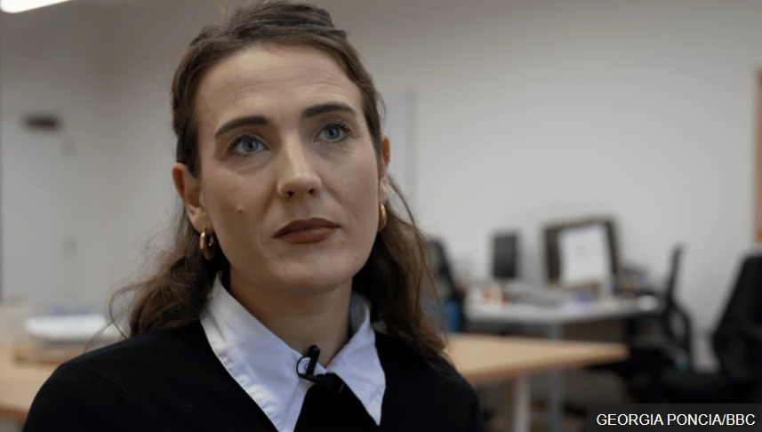 تقول ريبيكا هيتشن، من ائتلاف إنهاء العنف ضد المرأة، إن استخدام النظارات الذكية ليس مفاجئاً