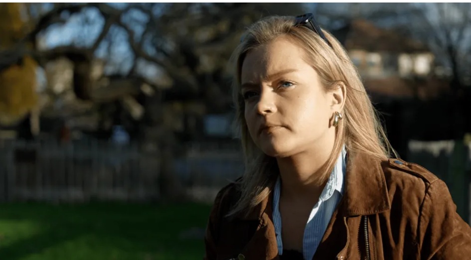 تقول كيت من لندن إن رجلاً يرتدي نظارات ذكية اقترب منها وصورها دون علمها أو موافقتها