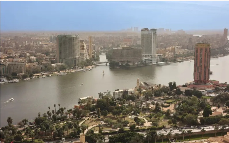 تتزامن هذه التطورات مع زيارة الرئيس الصيني شي جين بينغ إلى مصر، المقررة خلال الأيام المقبلة، وهي أول زيارة له إلى البلاد منذ عام 2016